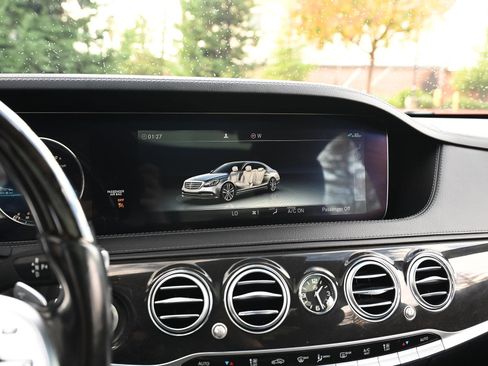 Used 2019 Mercedes-Benz S 560 Sedan image 32