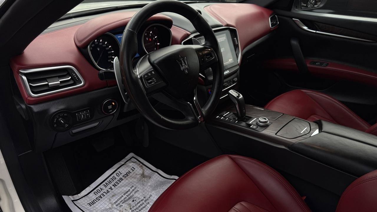 Used 2019 Maserati Ghibli S Q4 AWD/4WD image 24