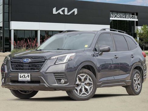 Used 2023 Subaru Forester Premium image 1