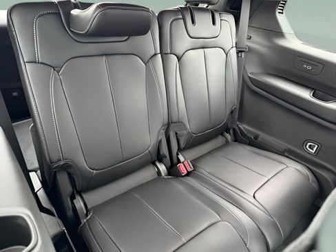 New 2026 Jeep Grand Cherokee L Limited AWD/4WD image 12
