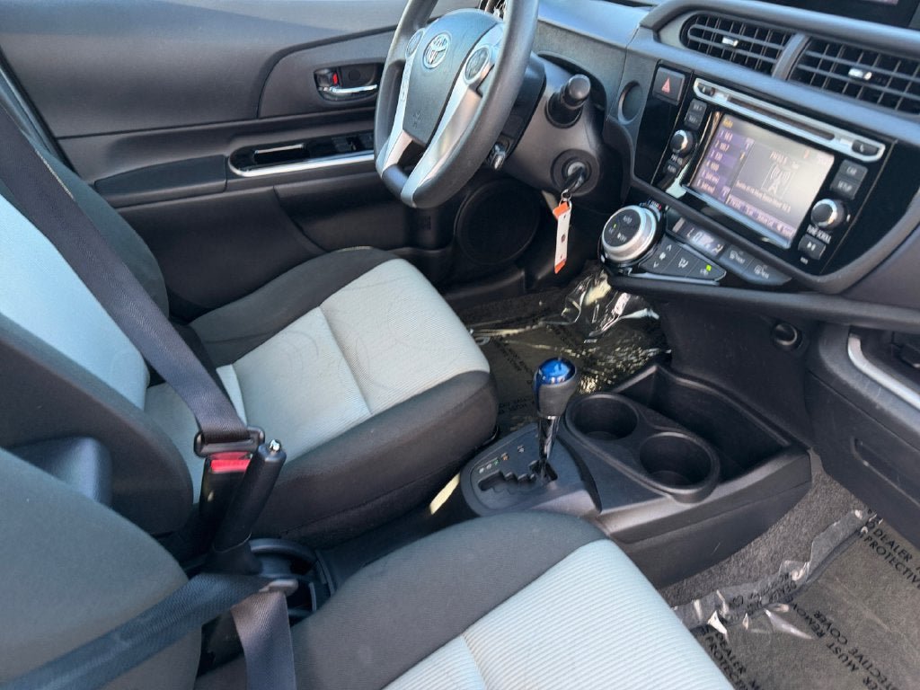 Used 2016 Toyota Prius C Persona Series FWD image 26