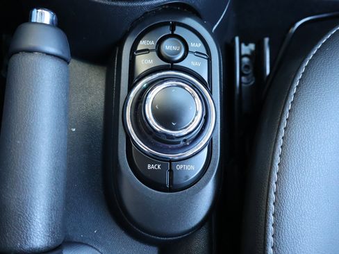 Used 2024 MINI Cooper 2-Door Hardtop image 26