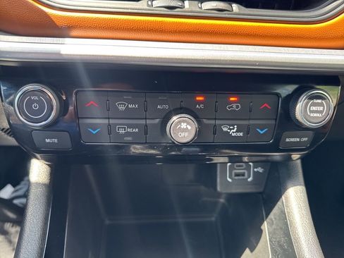 Used 2024 Jeep Compass Limited image 14