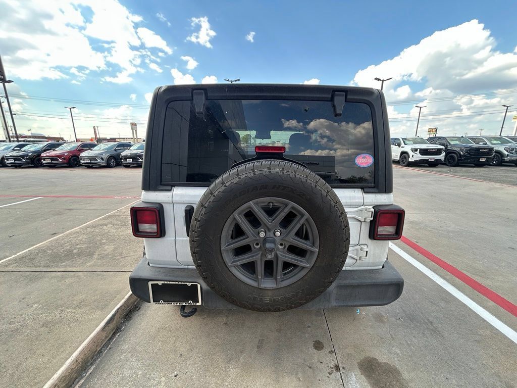 Used 2024 Jeep Wrangler Sport AWD/4WD image 3