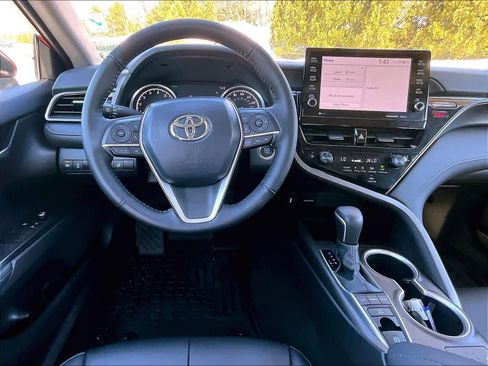 Used 2024 Toyota Camry XLE w/ Cold Weather Package image 17