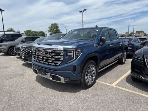 Used 2025 GMC Sierra 1500 Denali w/ Denali Reserve Package AWD/4WD image 1