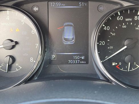 Used 2018 Nissan Rogue Sport SV w/ SV Technology Package image 21