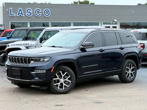 Used 2023 Jeep Grand Cherokee Limited AWD/4WD image 1