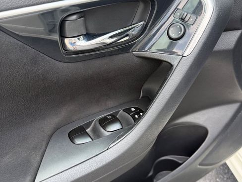Used 2014 Nissan Altima 2.5 S FWD image 9