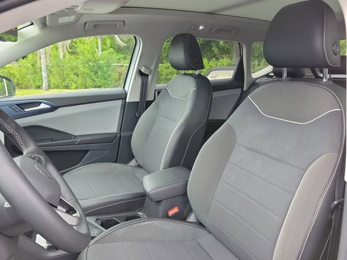 Used 2023 Volkswagen Taos SE w/ Panoramic Sunroof Package AWD/4WD image 22