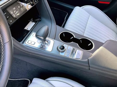 Used 2025 Genesis G70 3.3T Advanced image 17