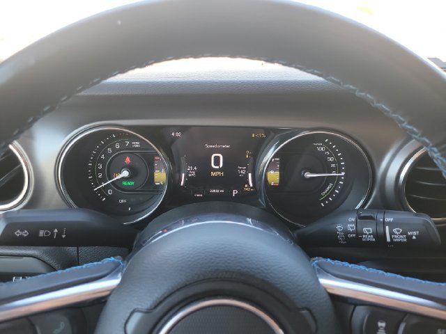 Used 2022 Jeep Wrangler Unlimited Rubicon 4xe w/ Safety Group AWD/4WD image 26
