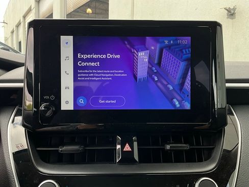 Used 2025 Toyota Corolla LE image 25