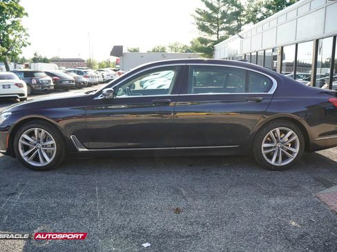 Used 2016 BMW 750i xDrive AWD/4WD image 4