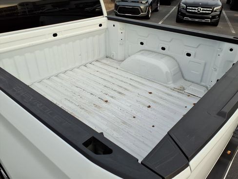 Used 2025 Chevrolet Silverado 1500 Custom image 10