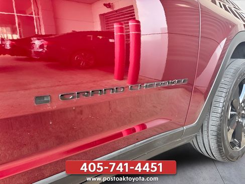 Used 2025 Jeep Grand Cherokee Limited w/ Black Appearance Package AWD/4WD image 49