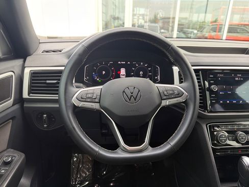 Certified 2022 Volkswagen Atlas Cross Sport SE AWD/4WD image 17