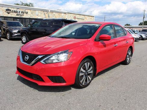 Used 2019 Nissan Sentra SV w/ Special Edition Package FWD image 2