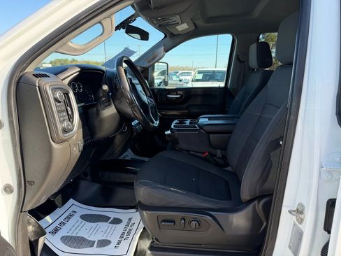 Used 2022 Chevrolet Silverado 3500 LT w/ Convenience Package image 7