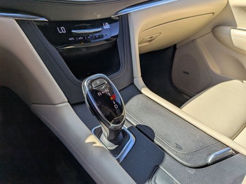 Used 2018 Cadillac XT5 FWD image 11