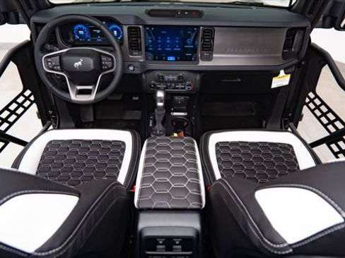 Used 2026 Ford Bronco Big Bend AWD/4WD image 2