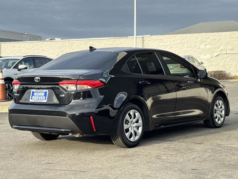 Used 2022 Toyota Corolla LE image 5