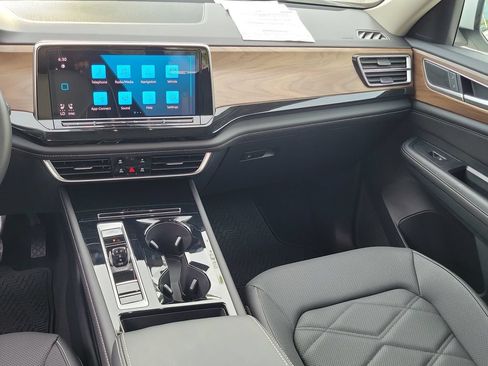 Certified 2026 Volkswagen Atlas SE FWD image 21