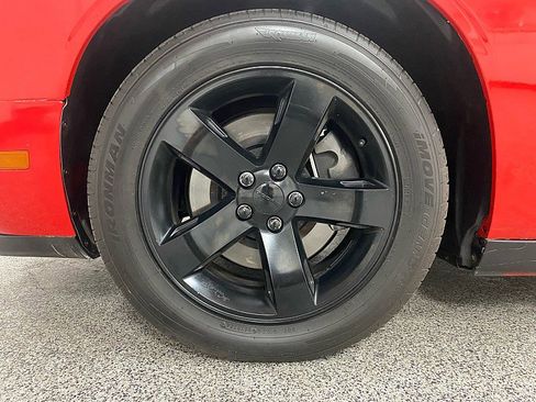 Used 2014 Dodge Challenger R/T image 22