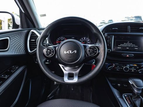 Used 2022 Kia Soul LX image 23