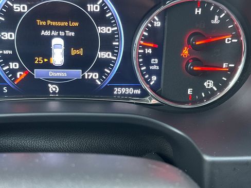 Used 2022 GMC Acadia AT4 w/ Technology Package image 43