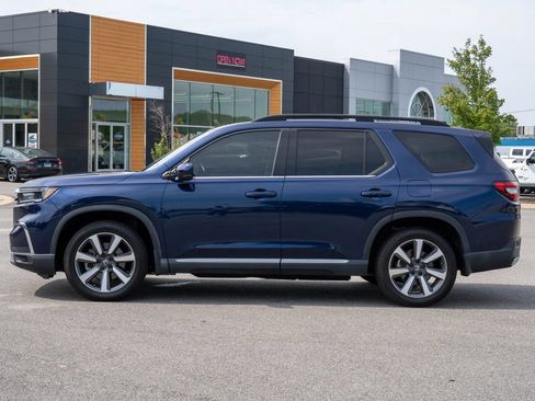 Used 2024 Honda Pilot Touring image 4