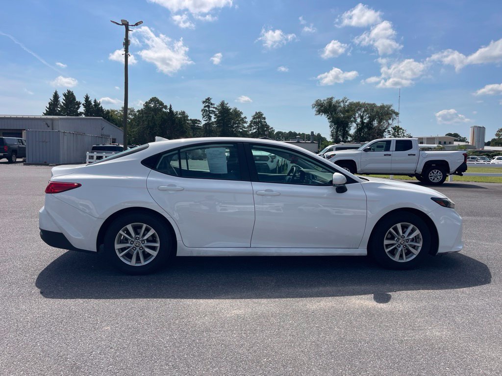 Used 2025 Toyota Camry LE FWD image 6