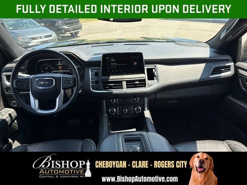 Used 2024 GMC Yukon XL SLT AWD/4WD image 3