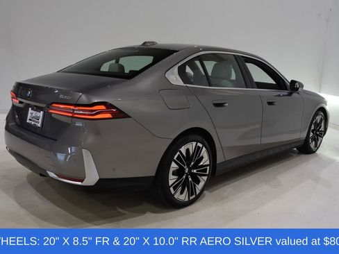 Used 2025 BMW 530i xDrive w/ Premium Package image 4