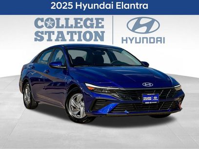 Used 2025 Hyundai Elantra SE