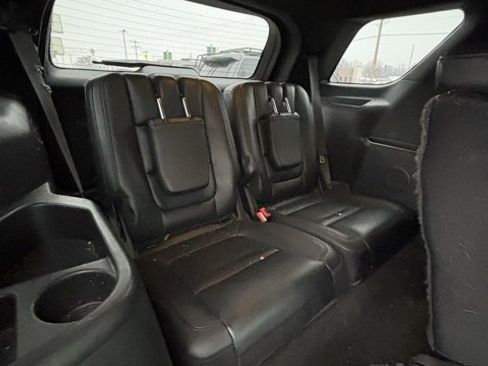 Used 2015 Ford Explorer XLT w/ Equipment Group 202B image 17