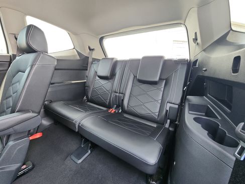 Used 2024 Volkswagen Atlas SE AWD/4WD image 24