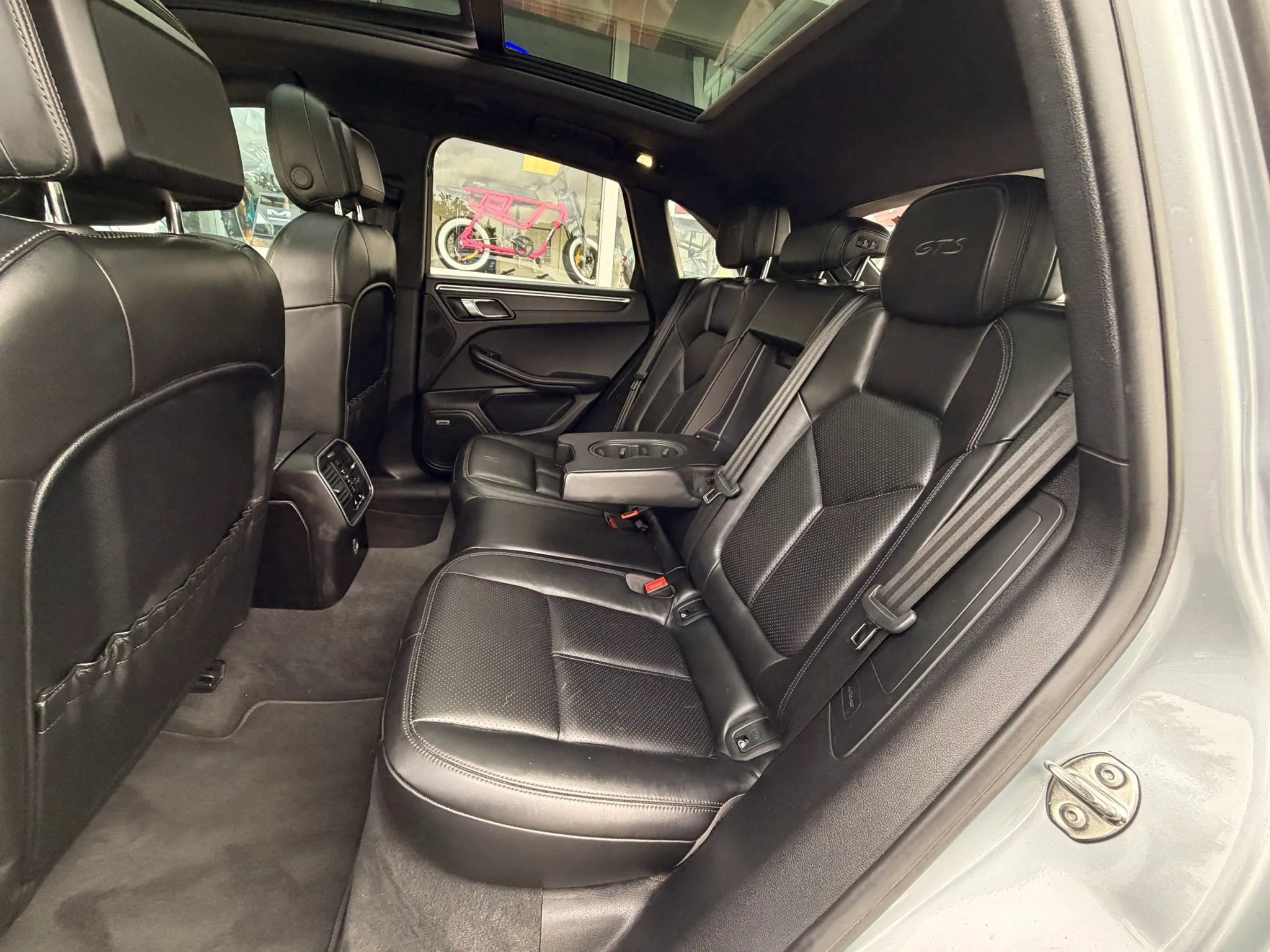Used 2018 Porsche Macan GTS w/ Premium Package Plus AWD/4WD image 11
