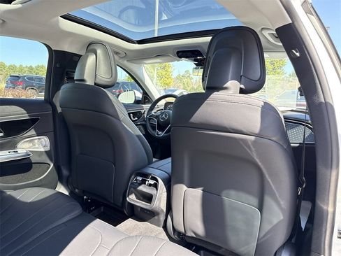 Certified 2025 Mercedes-Benz E 350 4MATIC Sedan image 18
