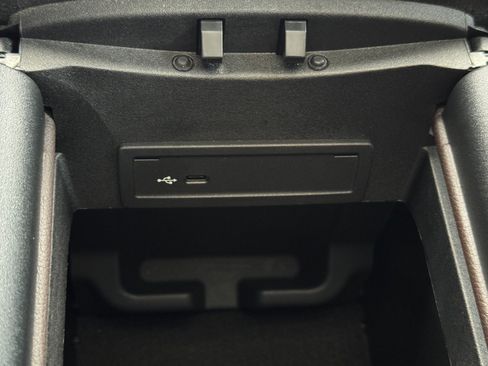 Used 2022 Mercedes-Benz GLS 450 4MATIC w/ Warmth & Comfort Package image 39