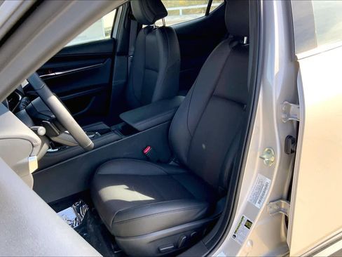 New 2026 MAZDA MAZDA3 Hatchback w/Premium Plus Pkg image 9