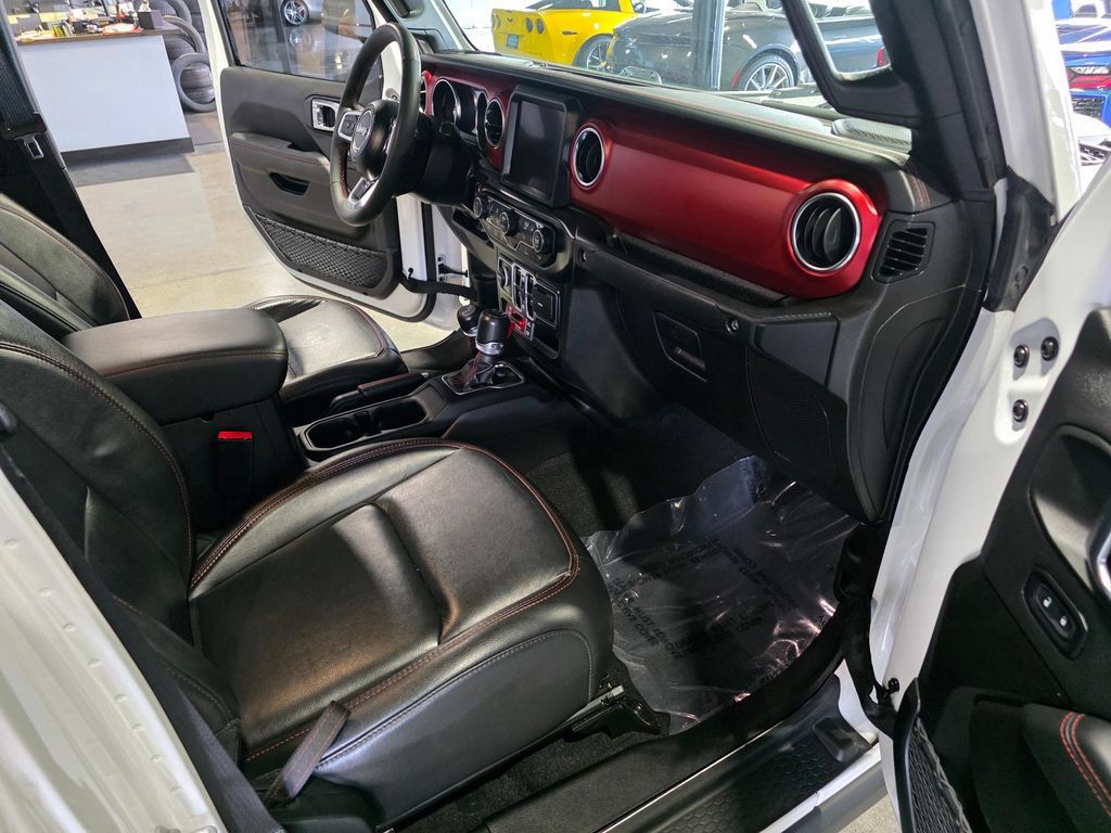 Used 2023 Jeep Gladiator Rubicon w/ LED Lighting Group AWD/4WD image 17