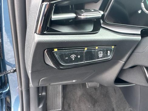 New 2026 Kia Niro EX FWD image 11