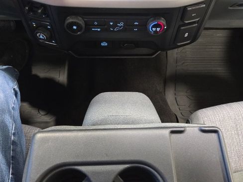 Used 2022 Ford F150 XLT image 25