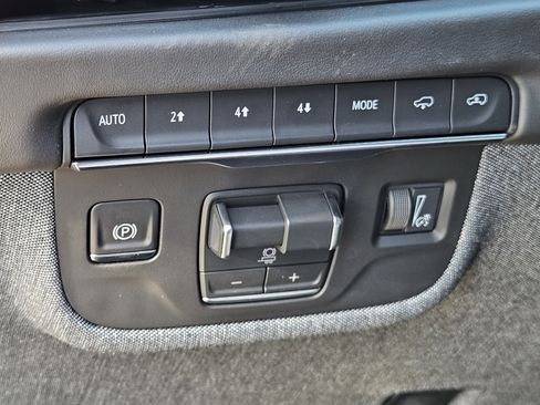 New 2025 Cadillac Escalade Sport Platinum w/ LPO, ONYX Package image 24