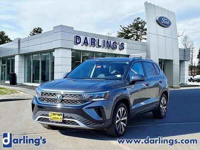 Used 2022 Volkswagen Taos SE w/ Panoramic Sunroof Package