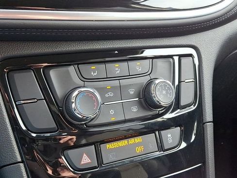 Used 2021 Buick Encore Preferred w/ Safety Package image 15