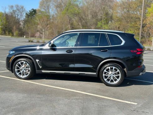 Certified 2024 BMW X5 xDrive40i w/ Premium Package AWD/4WD image 3