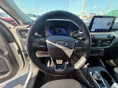Used 2021 Ford Escape Titanium w/ Titanium Elite Package FWD image 16