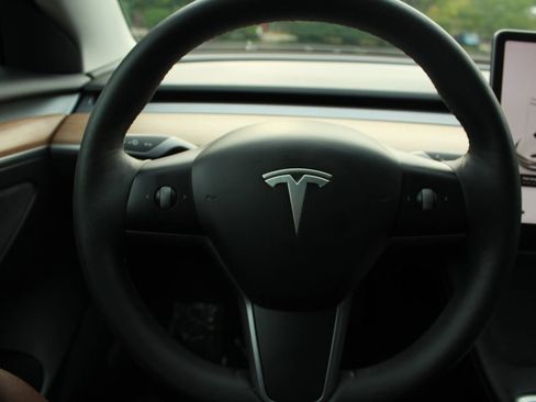 Used 2022 Tesla Model 3 Long Range AWD/4WD image 13